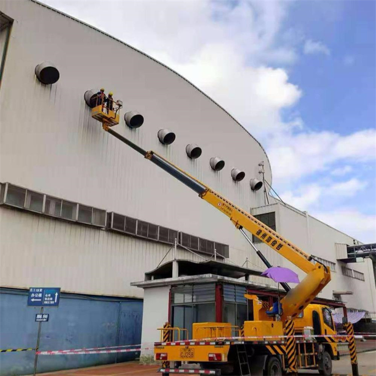 新华高空作业车出租服务：专业广告牌安装解决方案