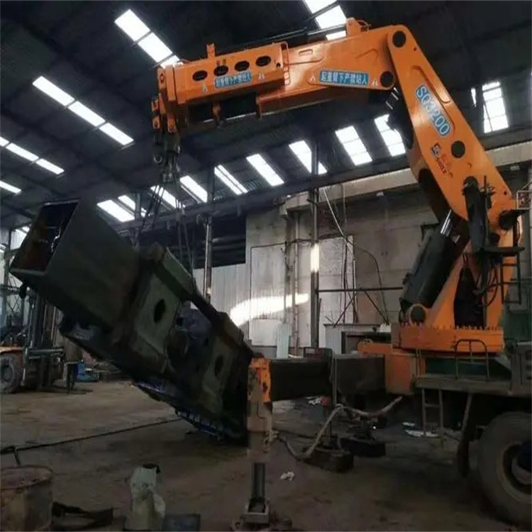 新华200吨折臂吊出租