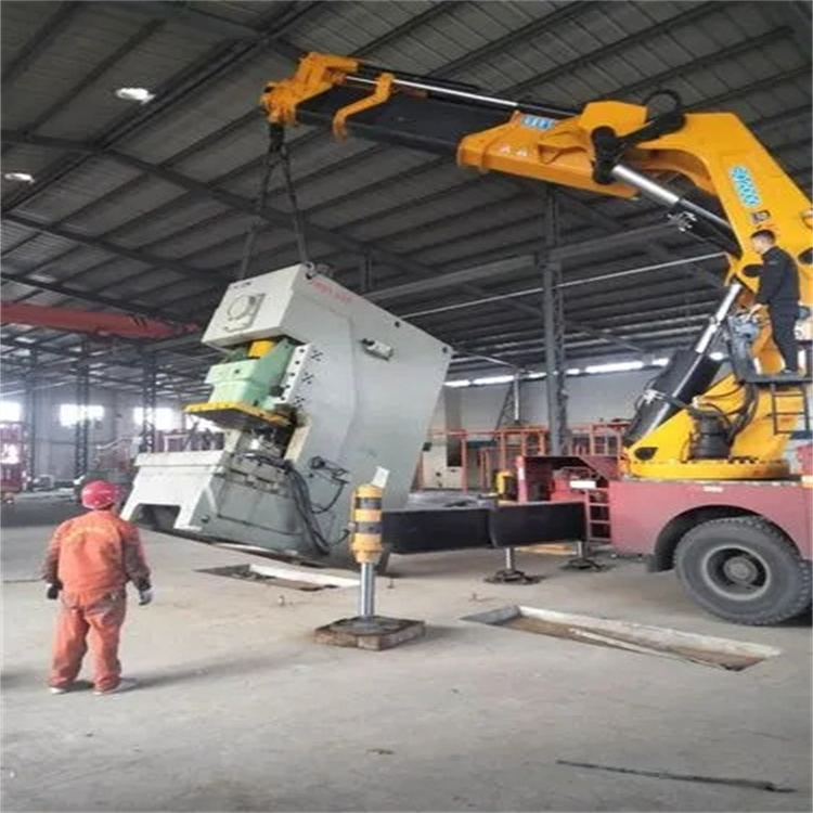 新华80吨折臂吊车出租附近电话